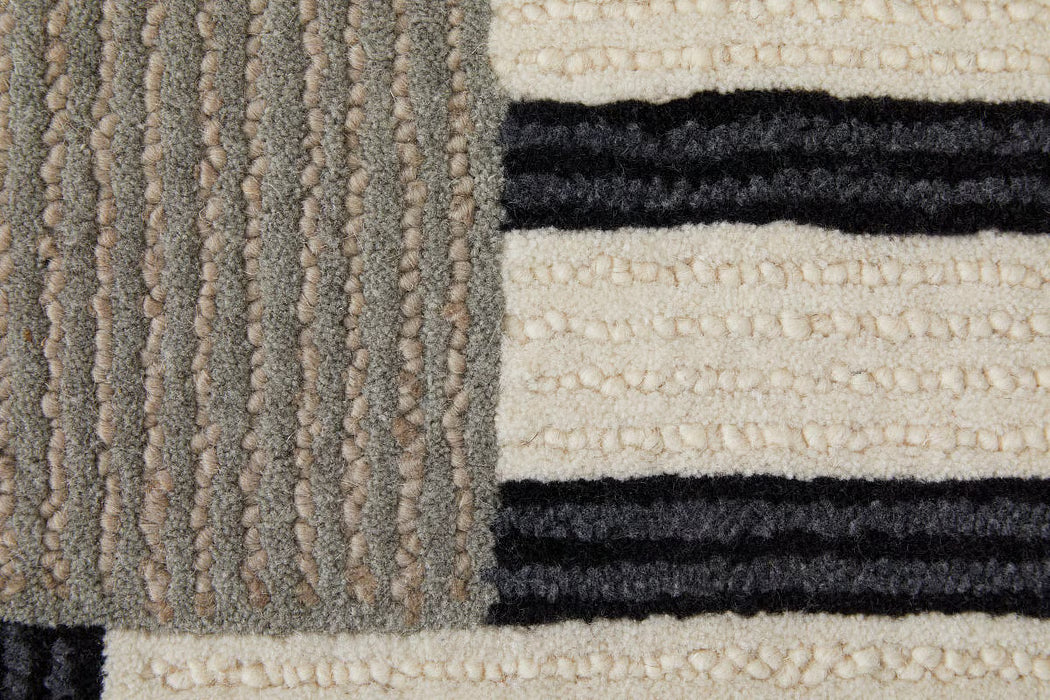 Maguire 8899F Ivory Gray Area Rug