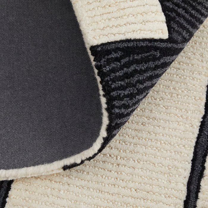 Maguire MGR8905F Ivory/Black Area Rug